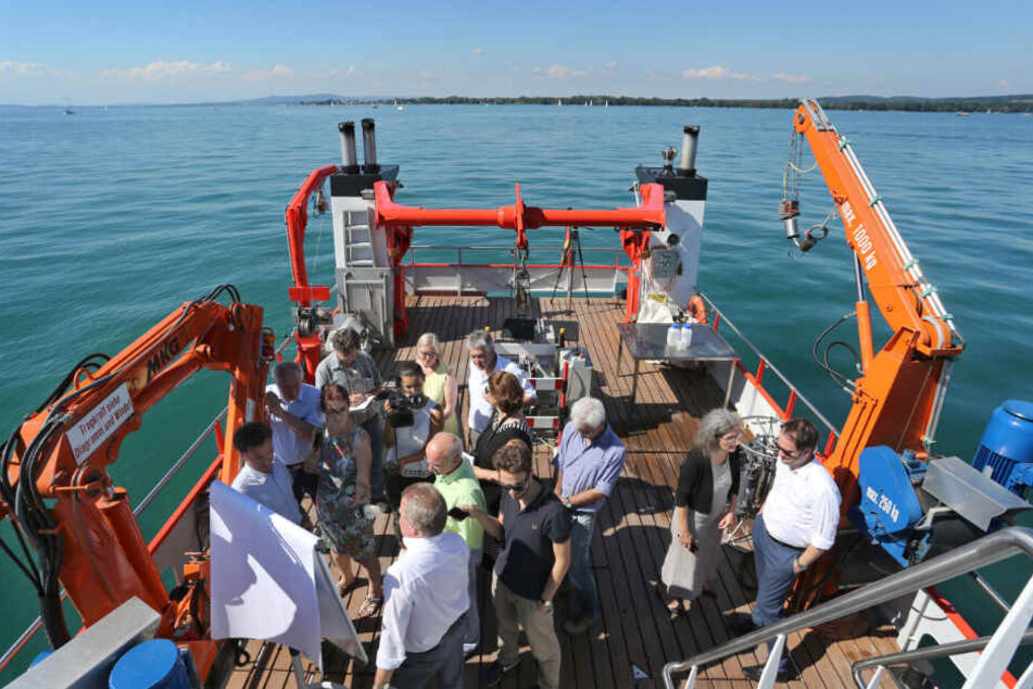 Welche Folgen hat die höhere Temperatur des Wassers im Bodensee? Das untersucht das Forschungsschiff "Kormoran".