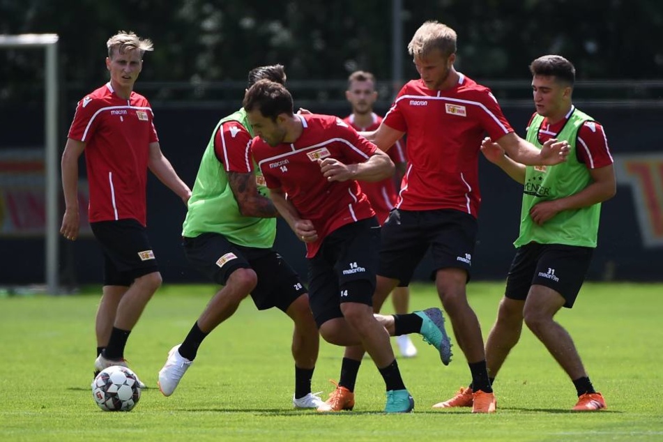 Am Mittwoch ging das Team mit allen sechs Neuzugängen ins Training.