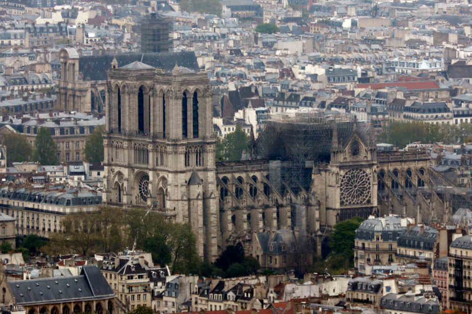 Der Blick vom Bürogebäude Montparnasse auf die Kathedrale Notre-Dame. Nach dem verheerenden Brand am Montagabend (15.04.2019) in der Pariser Kathedrale Notre-Dame sind die Flammen komplett gelöscht.