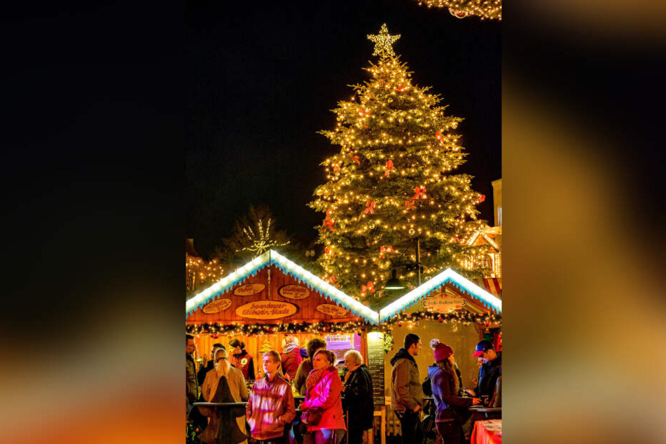 Partner für Spandau lädt auf den atmosphärischen Weihnachtsmarkt in der Altstadt ein. Lecker Essen und Trinken ist garantiert.