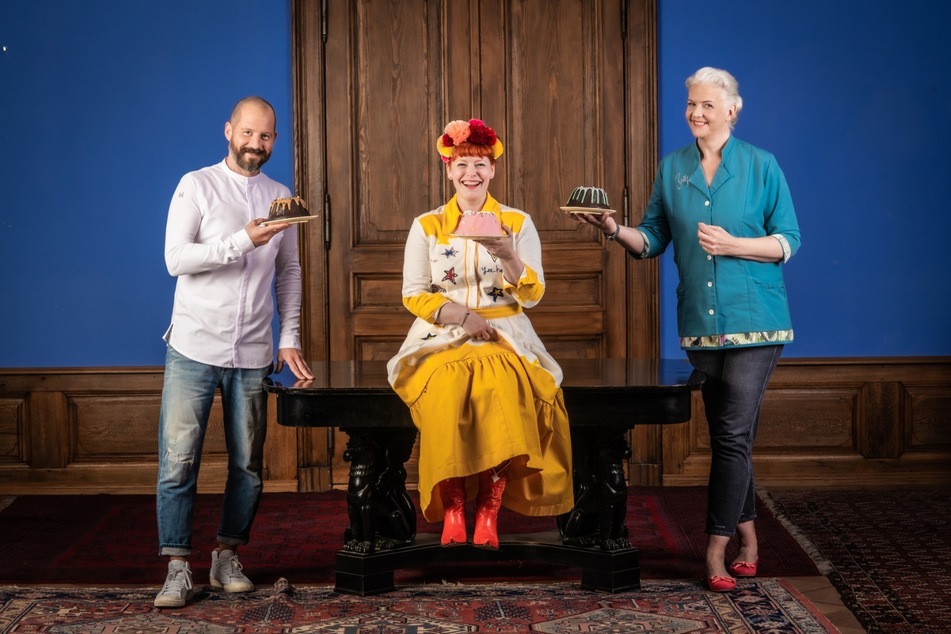 Die Juroren der TV-Show: Christian Hümbs (40, l.), Bettina Schliephake-Burchardt (50, r.) und Moderatorin Enie van de Meiklokjes (47).