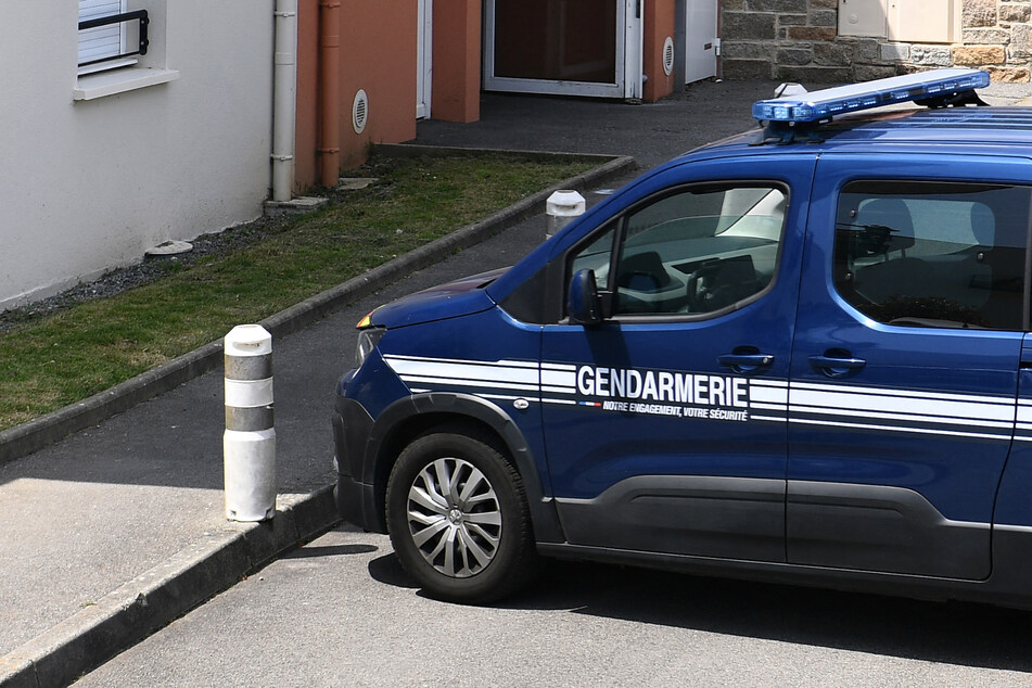 Die französische Polizei konnte den 14-Jährigen stoppen. Er hatte mit der Sprengstoff-Produktion bereits begonnen. (Symbolbild)