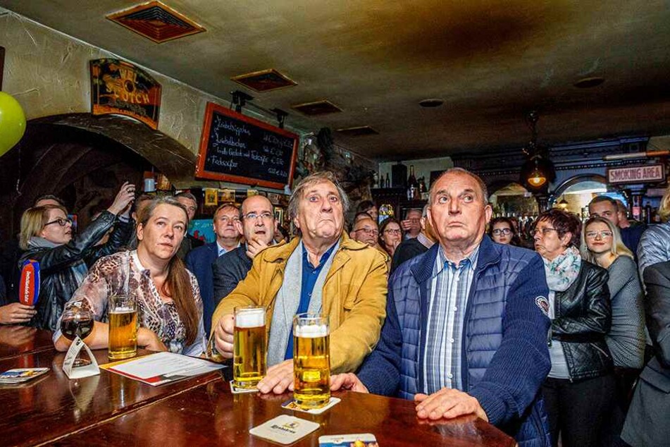 Lange Gesichter bei der Wahlparty der CDU in Dresden.