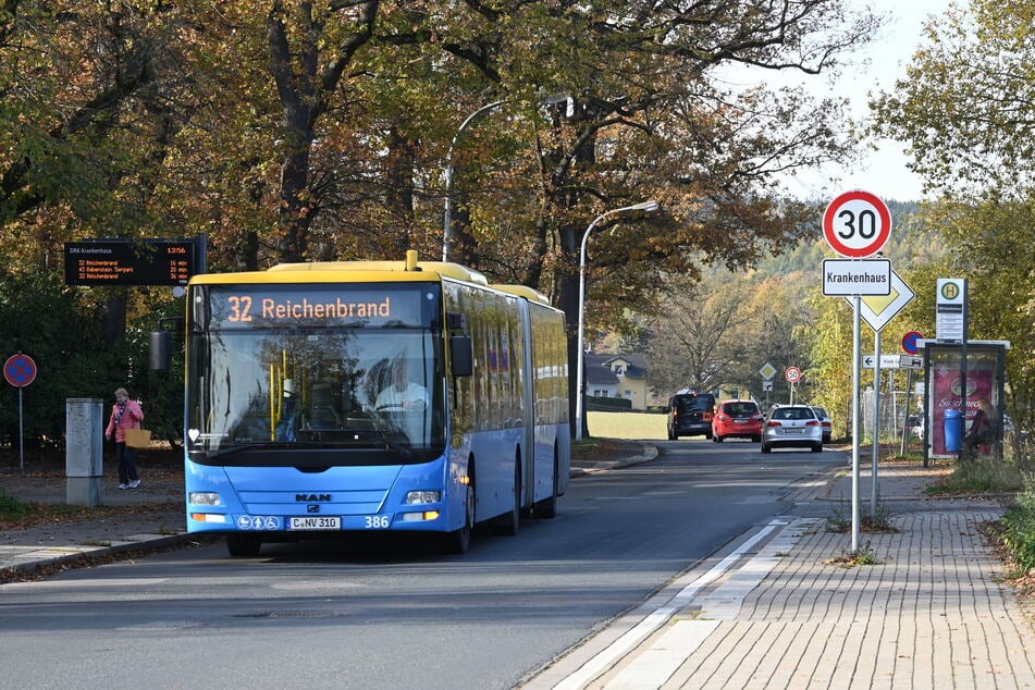 Die Unritzstraße am DRK-Krankenhaus Rabenstein soll nächstes Jahr erneuert und verbreitert werden.