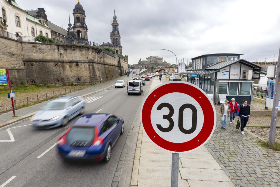 Am Terrassenufer gilt jetzt dauerhaft Tempo 30.