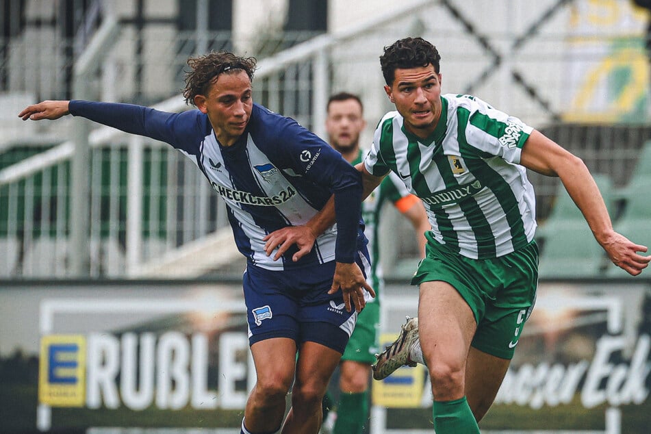 Marc Enke (22, r.) bleibt der BSG Chemie Leipzig erhalten.