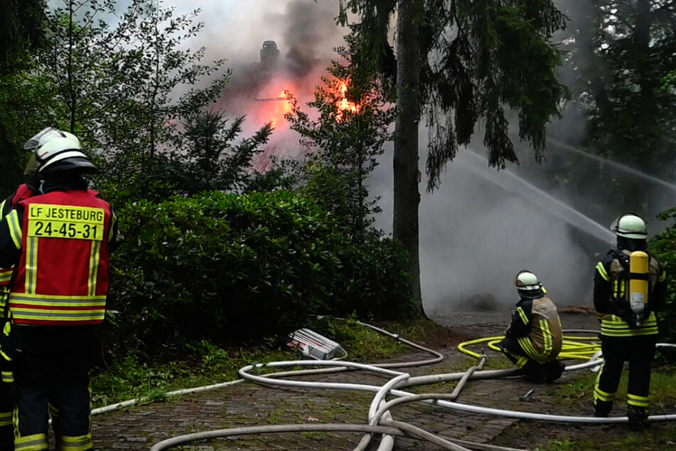 Feuer zerstört Werkstatt für Bulli-Umbau