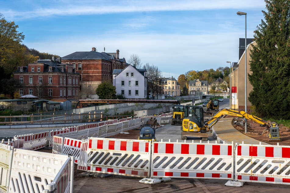 Der Brückenbau an der Klaffenbacher Straße dauert länger als geplant. (Archivbild)
