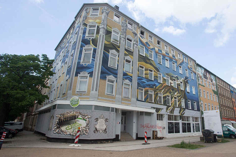 Der Brühl-Boulevard wird bunt: Auch andere Fassaden werden von Künstlern gestaltet.