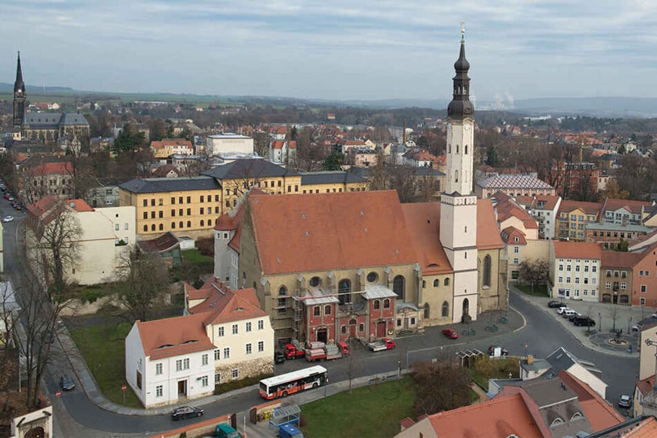 Zittau ist mehr als 760 Jahre alt. Das städtische Museum ist vor allem für die berühmten Fastentücher (von 1472) bekannt, wird nun aber vielleicht auch um eine 500 Jahre alte Tonfigur reicher.