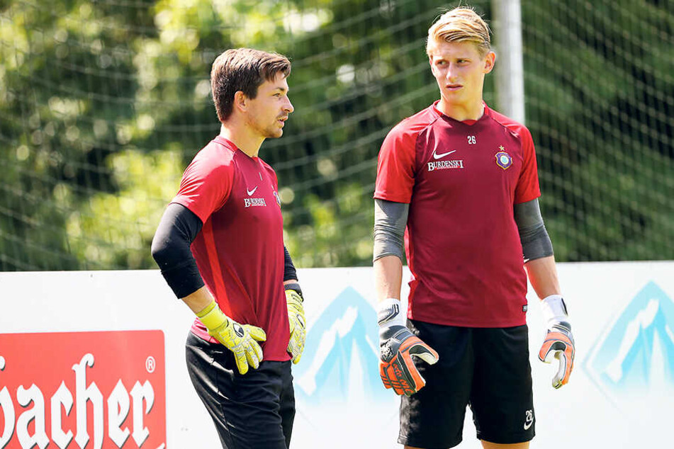 Martin Männel (l.) geht als unangefochtene Nummer 1 in die neue Saison. Robert Jendrusch will ihm gehörig Druck machen.