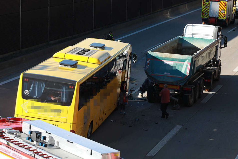 Wie der Unfall passierte, ist derzeit noch unklar.