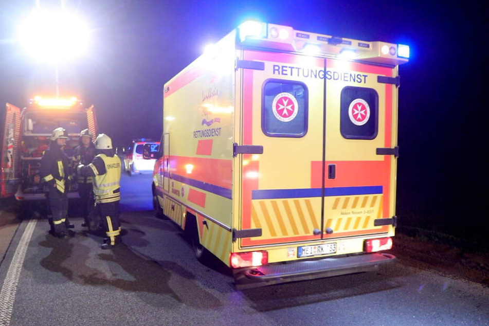 Nach dem Unfall musste der Fahrer schwer verletzt ins Krankenhaus gebracht werden.