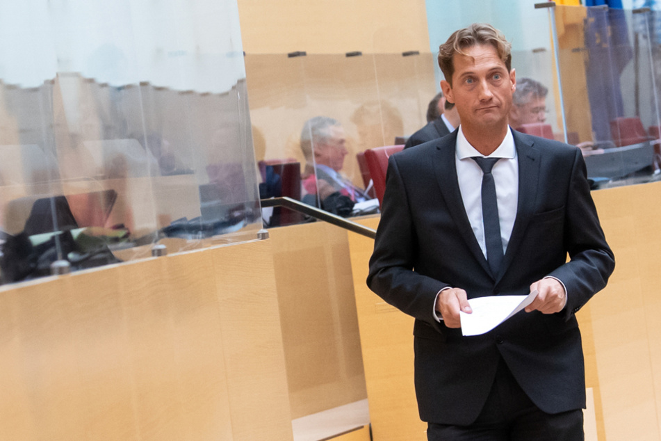 AfD-Landtagsfraktionschef Ingo Hahn poltert gegen Maßnahmen, die er im Frühjahr noch befürwortete.