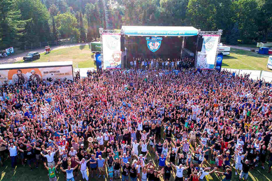 Jahr für Jahr wird das Festival größer und beliebter: Nicht nur aus dem Umland kommen Spencer-Hill-Fans. Viele reisen auch aus dem Ausland extra nach Lommatzsch.