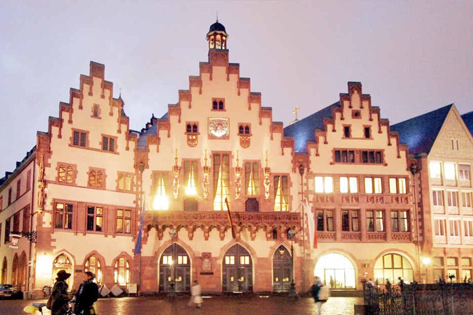 In der ersten Runde der Römer-Koalition am 15. August will die Stadt über die selbstverwalteten Zentren in Frankfurt reden.