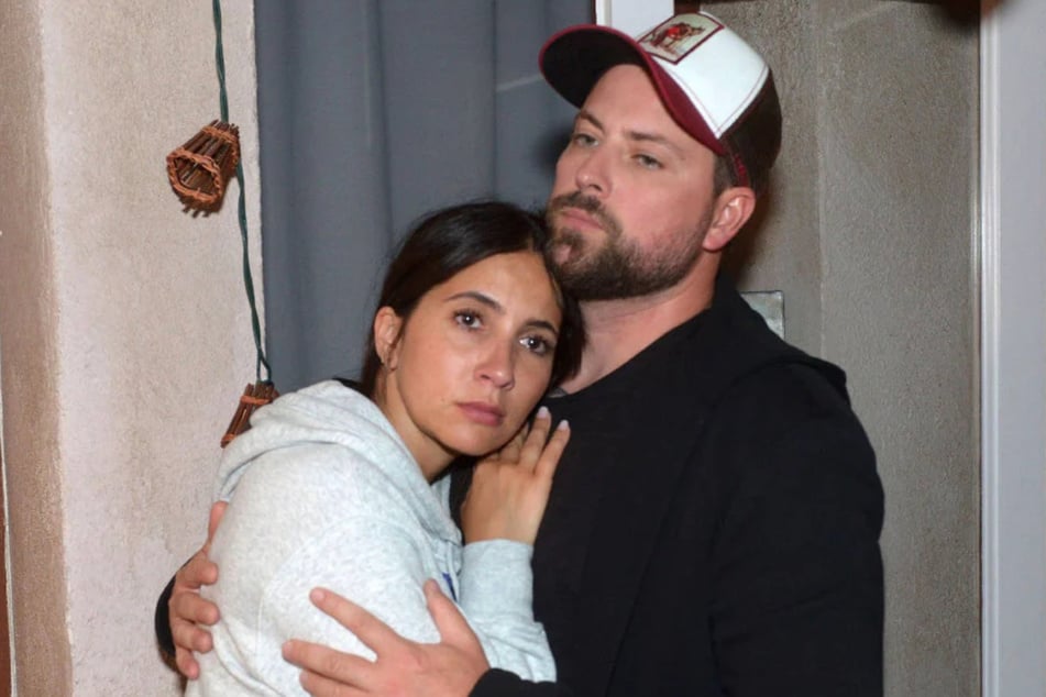 Laura und John können mit ihrem Versteckspiel nicht allen etwas vormachen.