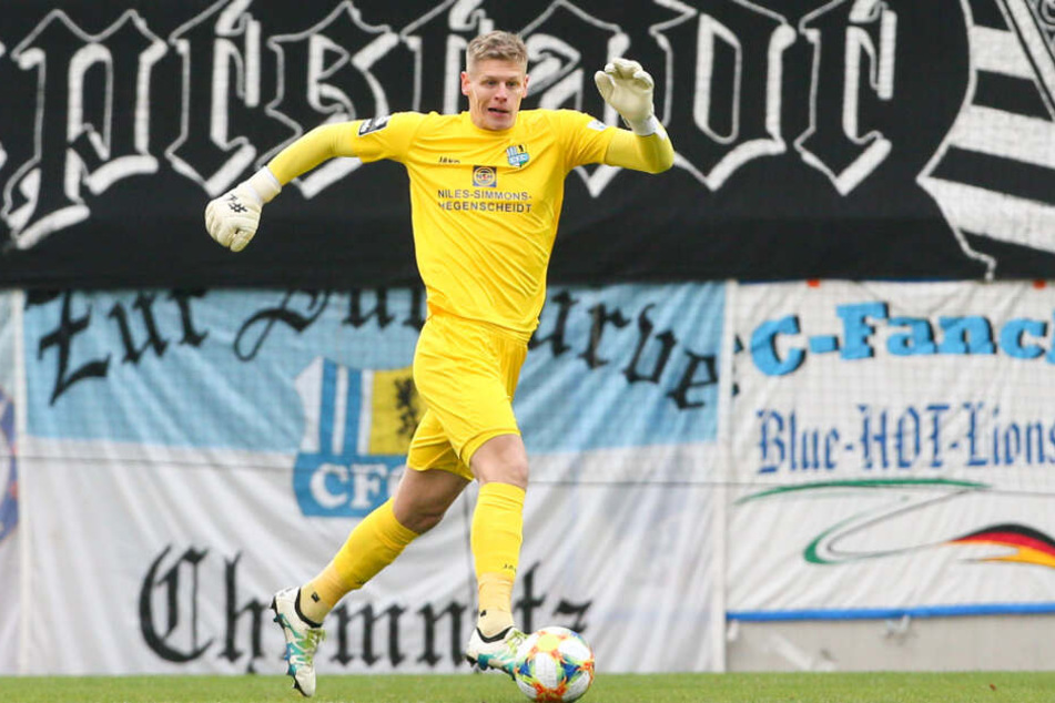 Jakub Jakubov kann's auch mit Ball am Fuß. In seiner ersten Drittliga-Saison liefert der Torwart konstant gute Leistungen ab.