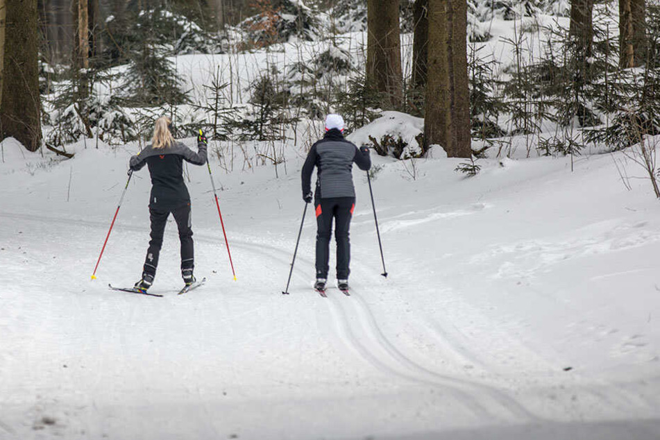 Schneeurlauber und Skifahrer aufgepasst! Die Bergrettung in Österreich kann kostspielig werden. (Symbolbild)