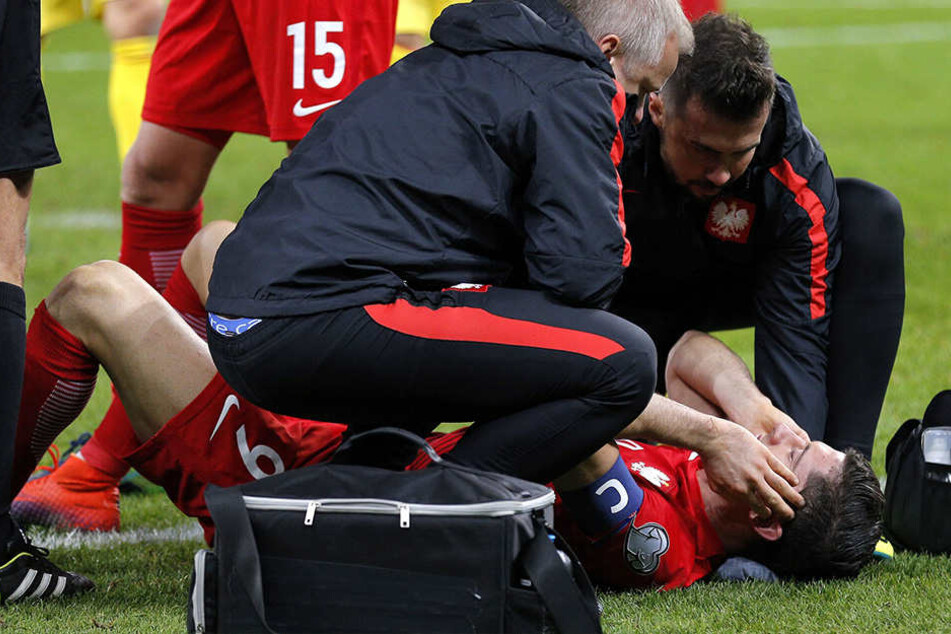 Der Bayern-Star ging zu Boden und musste behandelt werden.