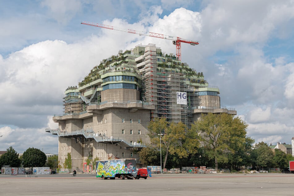 Die neue Georg Elser Halle befindet sich in der neuen Aufstockung des Feldstraßenbunkers.