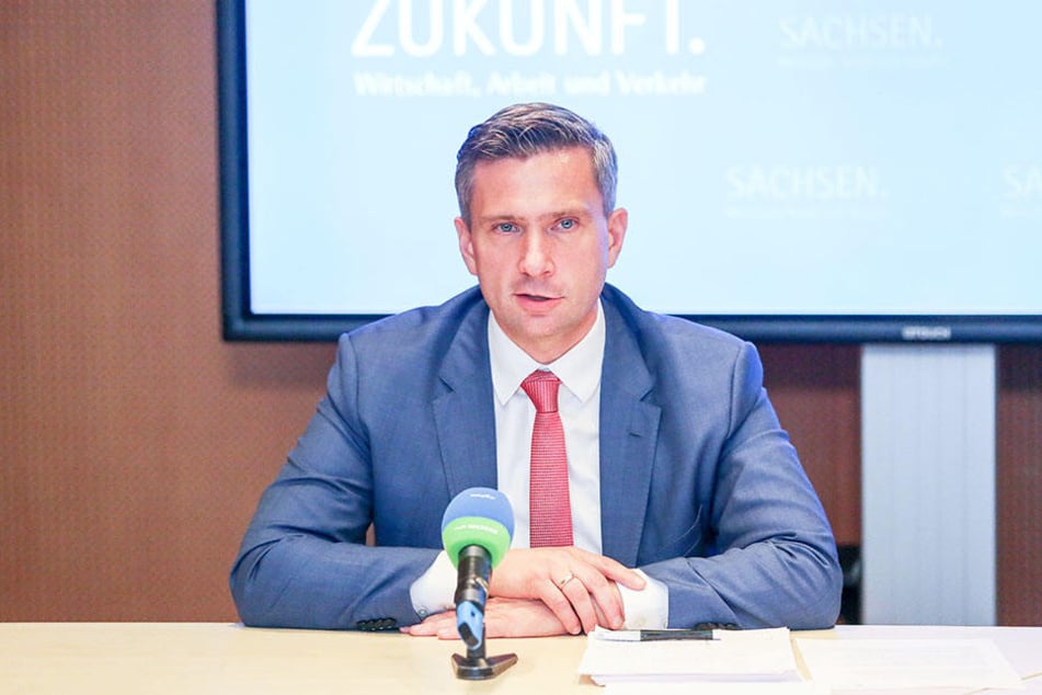 Wirtschaftsminister Martin Dulig (44, SPD) freut sich über den Schub für die Region.