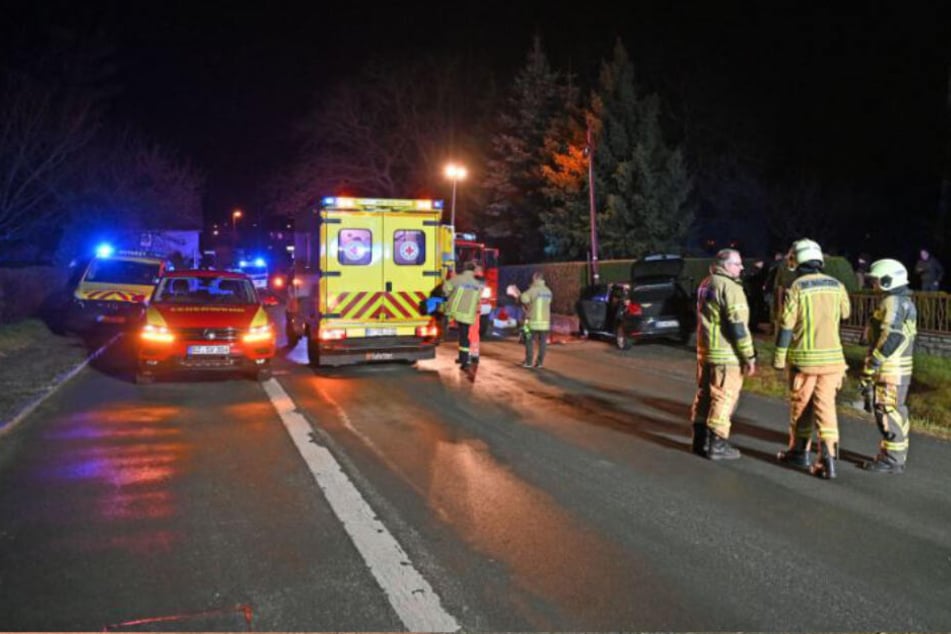 Die Salzenforster Straße war voll gesperrt.