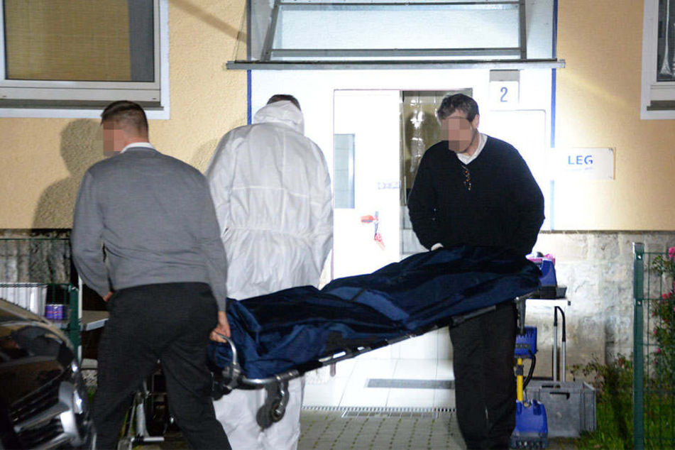 Eine 24-jährige Frau wurde mit ihrem Kind tot aufgefunden.