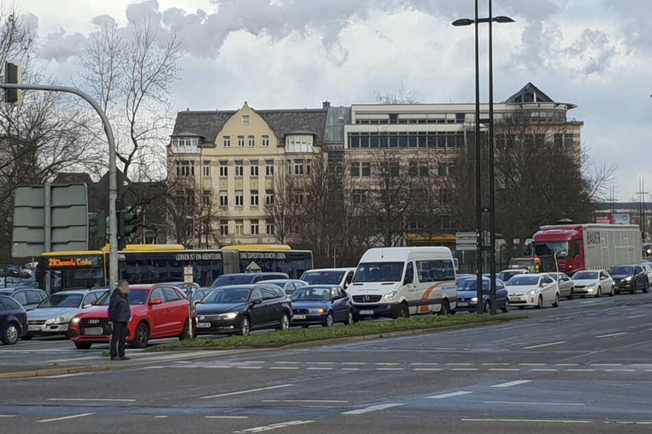 In der Bahnhofstraße kam es nach dem Unfall zu einem langen Stau.
