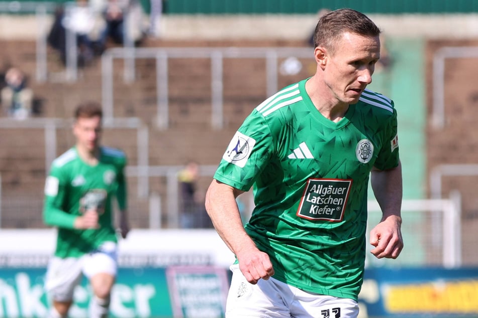 Nur wenige Tage nach Geburt: Ehefrau von Regionalliga-Kicker verstorben