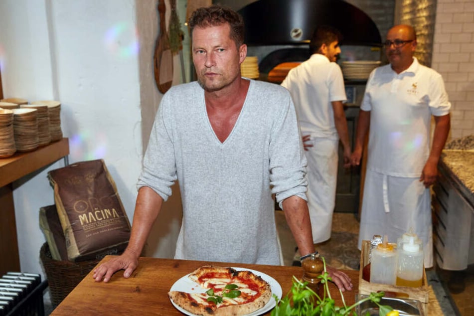 Til Schweiger eröffnete in Hamburg eine Pizzeria.