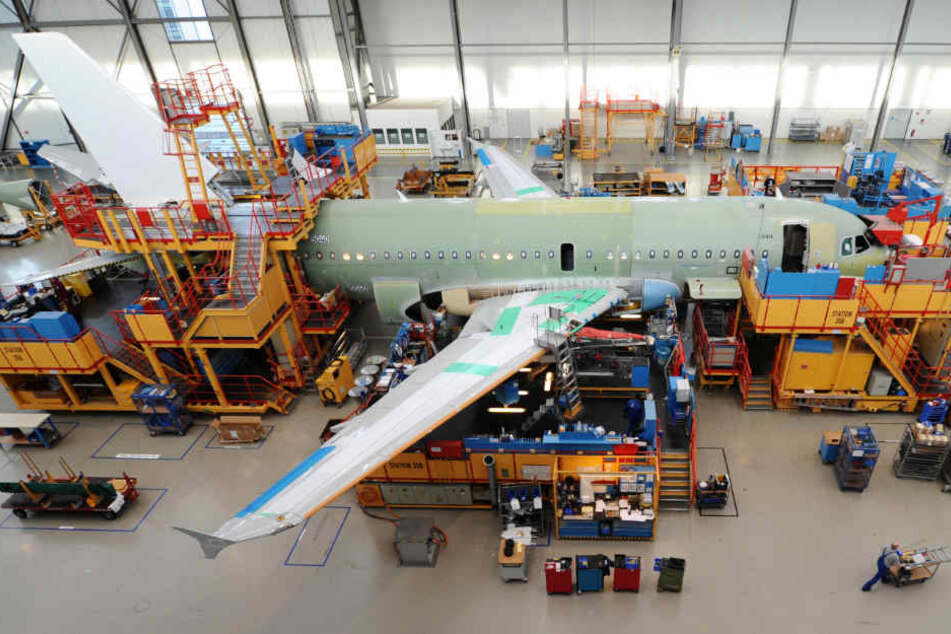In Hamburg-Finkenwerder werden die Flugzeuge der Linie A320 endmontiert.