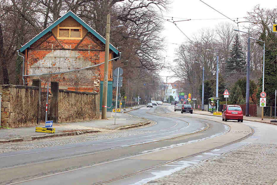 Diese Holperpiste ist Radebeuls wichtigste Straße. Ab Montag wird umfassend saniert.