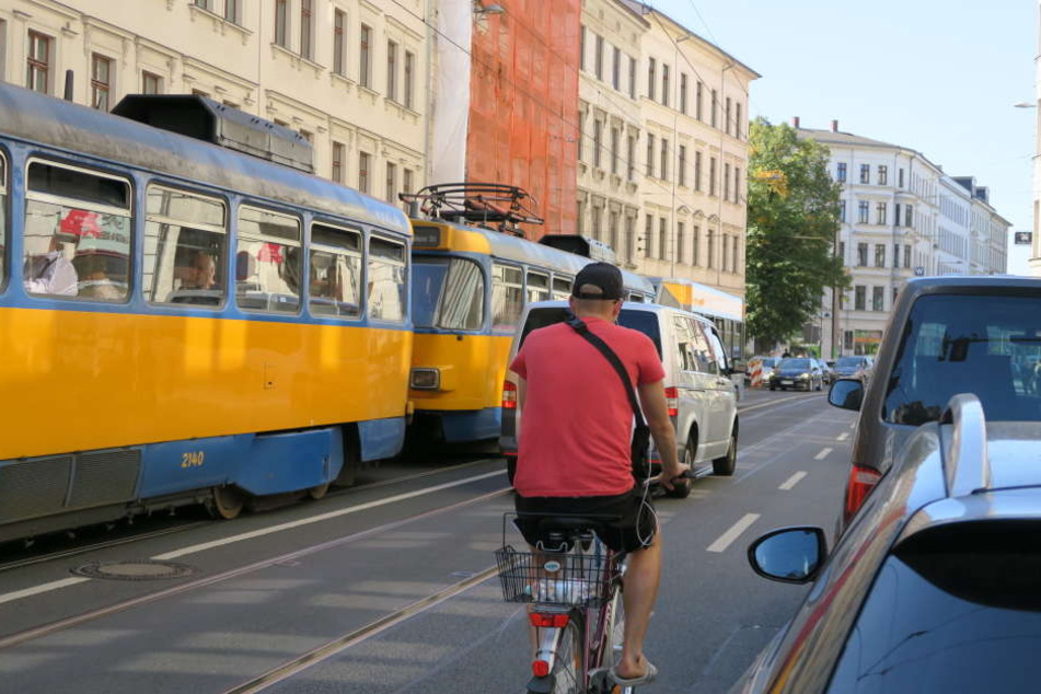 Seit Anfang des Jahres setzt sich der Leipziger Ökolöwe zusammen mit anderen Vereinen und Fraktionen des Stadtrates für die Schaffung einer sicheren Radspur entlang der Jahnallee ein.