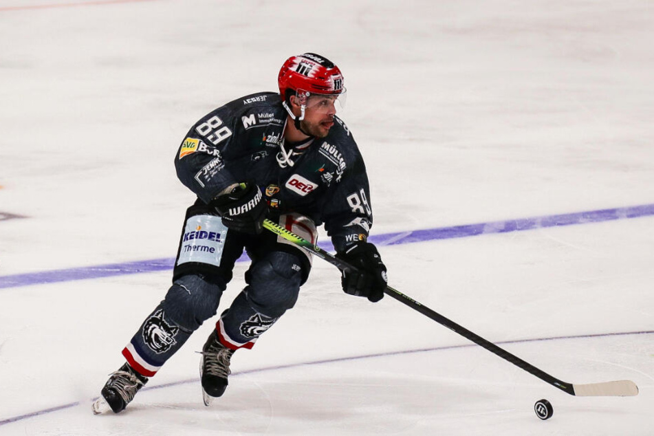 Freiburgs Top-Scorer Luke Pither bekamen die Dresdner nicht in Griff und so wurde er mit drei Toren zum Matchwinner.