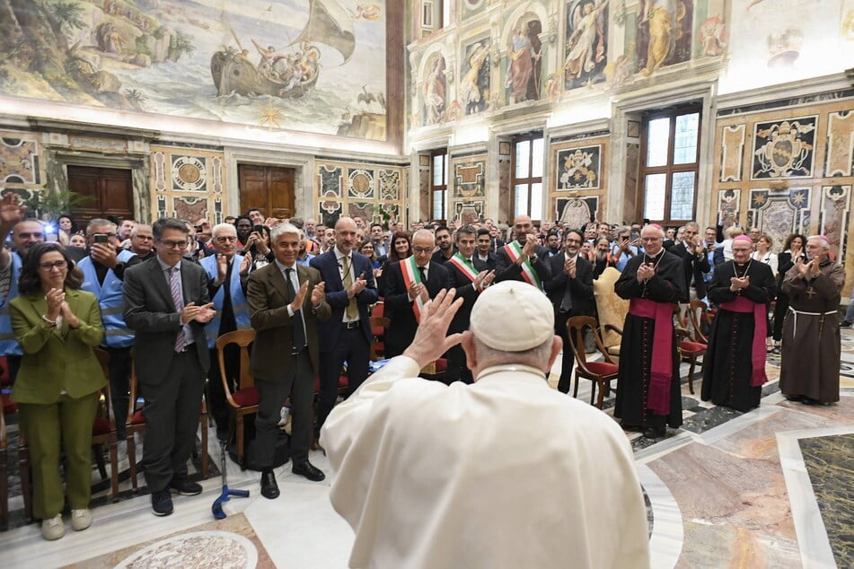 So wie diese Reisegruppe will Papst Franziskus auch die Sachsen empfangen.