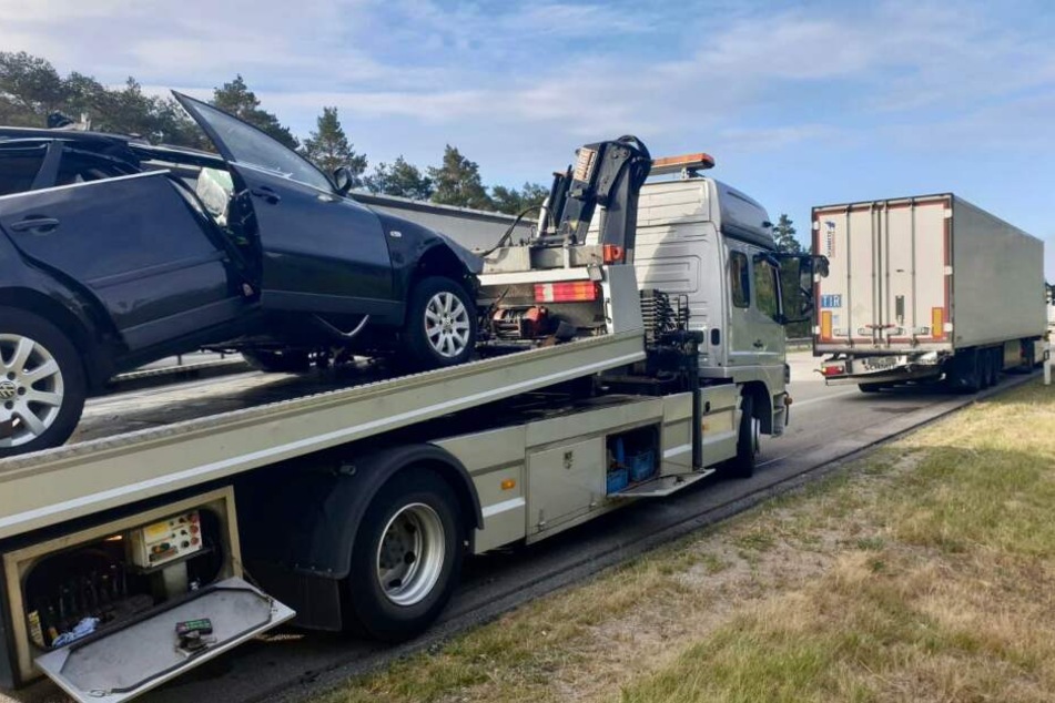 Für die Bergungsarbeiten musste die Autobahn zeitweise voll gesperrt werden.