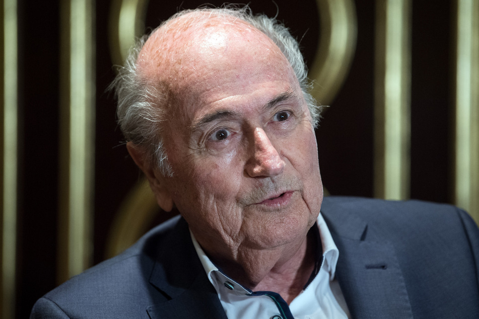 Der ehemalige FIFA-Präsident Joseph Blatter (84) spricht bei einem Interview.