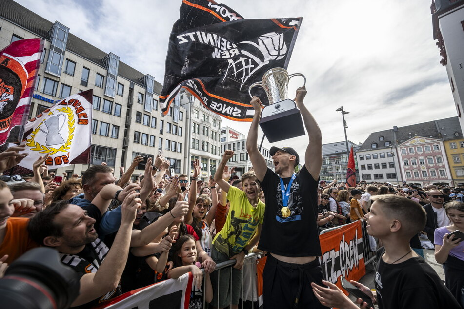 Der Gewinn des Europapokals war für Jonas Richter und die Niners der größte Erfolg der Vereinsgeschichte und wurde gemeinsam mit den Fans gebührend gefeiert.