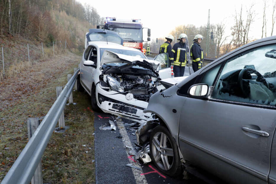 Die beiden Fahrzeuge krachten frontal ineinander.