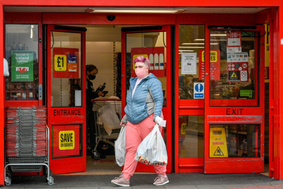 Viele Supermärkte bieten auch Non-Food-Artikel an, zumindest normalerweise. In Wales darf man nun keine Haartrockner oder auch Postkarten mehr kaufen. Das stimmt viele Bürger wütend. (Symbolbild)