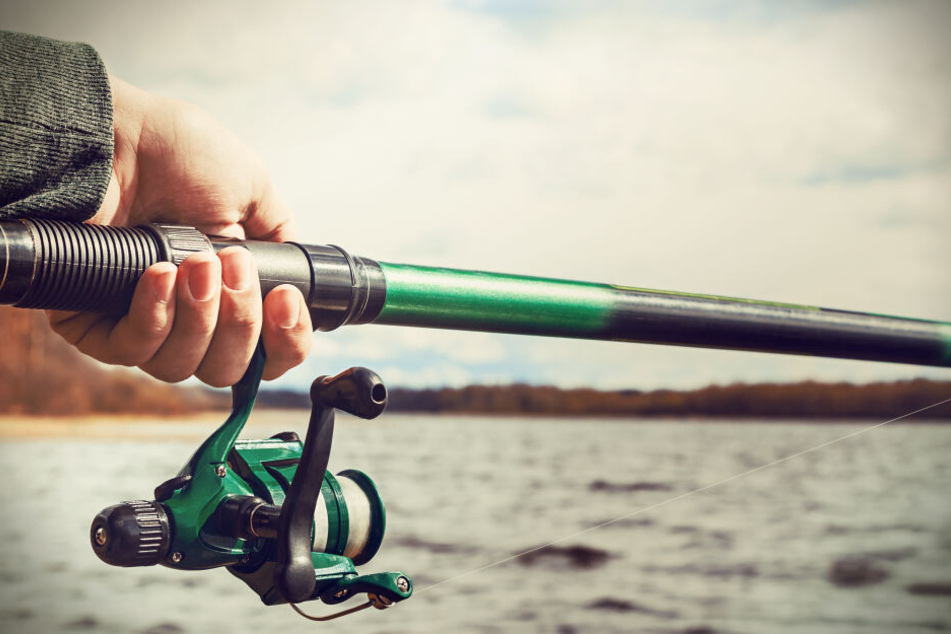 Ein Angler hatte die Leiche am 2. Juni am Rheinufer in Rheinberg entdeckt.