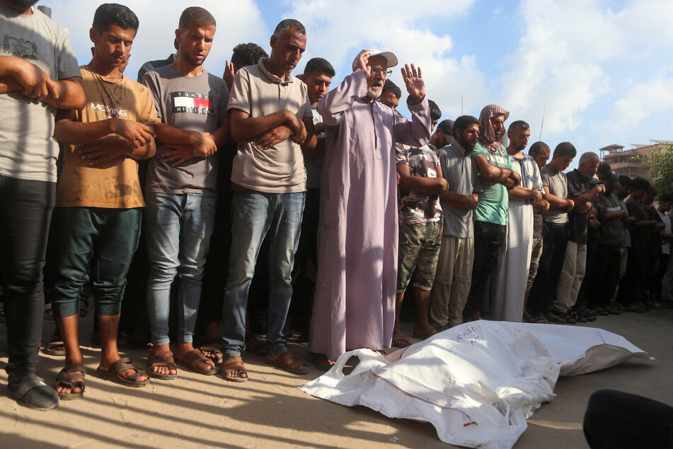 Israel accused of killing 93 Palestinians in latest Gaza aid massacre