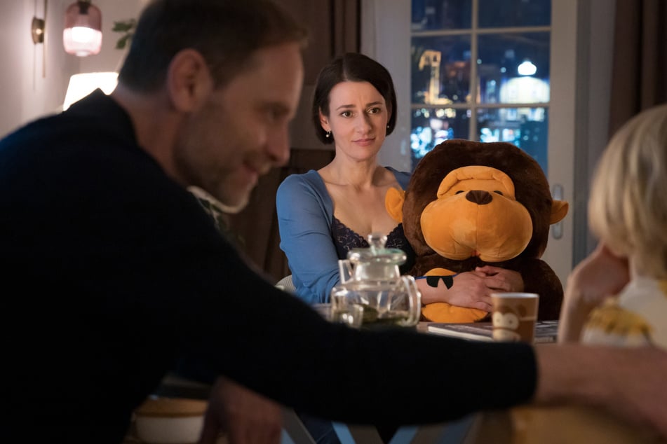 Ihrem Partner kann sie einfach noch nicht die Wahrheit über ihren Gesundheitszustand erzählen.