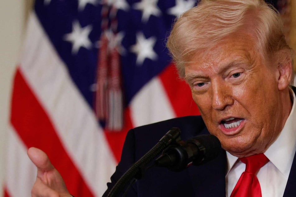 Trump says it's an "honor" to kill Iranian military: "Watch what happens to these deranged scumbags"