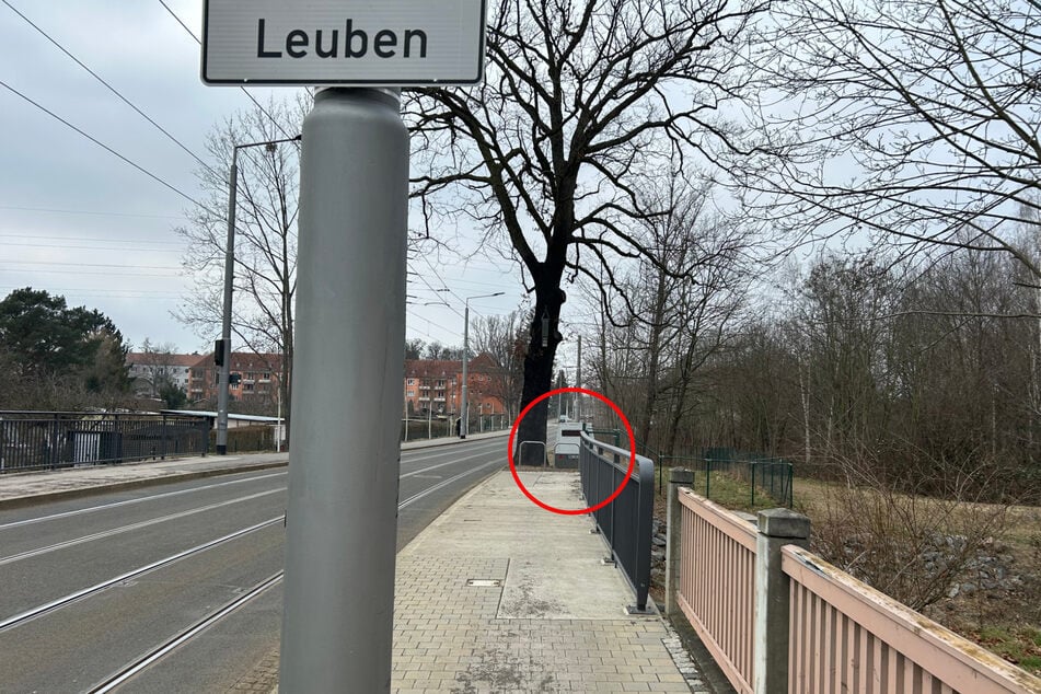 Auf der Berthold-Haupt-Straße solltet Ihr stadteinwärts langsam fahren, weil rechts am Fahrbahnrand der Superblitzer lauert.