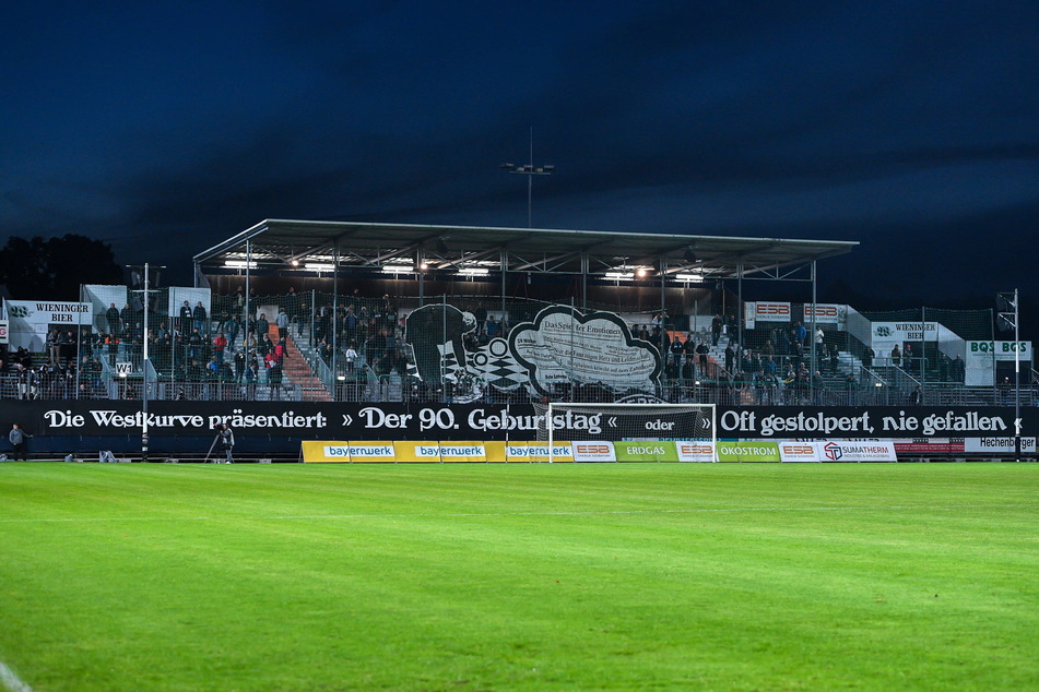 Schneller Ersatz: In der Wacker-Arena von Burghausen bestreitet der FSV Zwickau sein Testspiel gegen die Gastgeber.