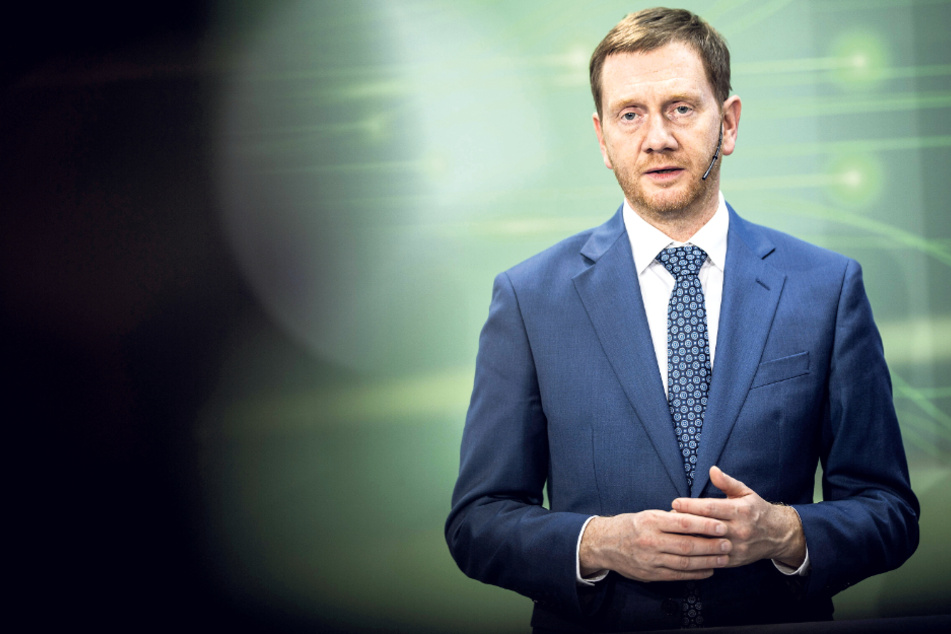 Ministerpräsident Michael Kretschmer rechnet erst im Sommer mit einer Rückkehr zur Normalität.