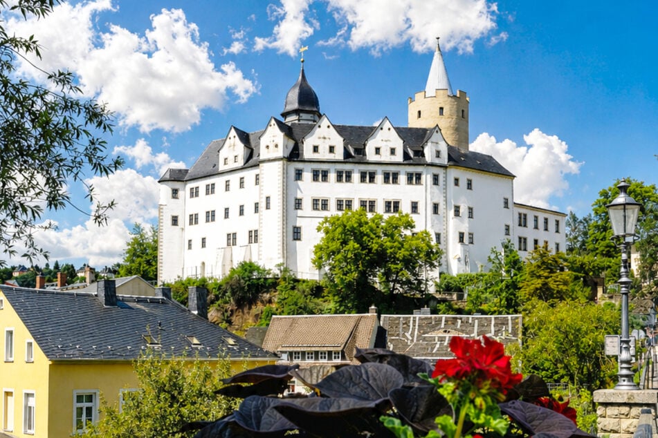 Wer im Erzgebirge unterwegs ist, sollte dieses Schloss besuchen