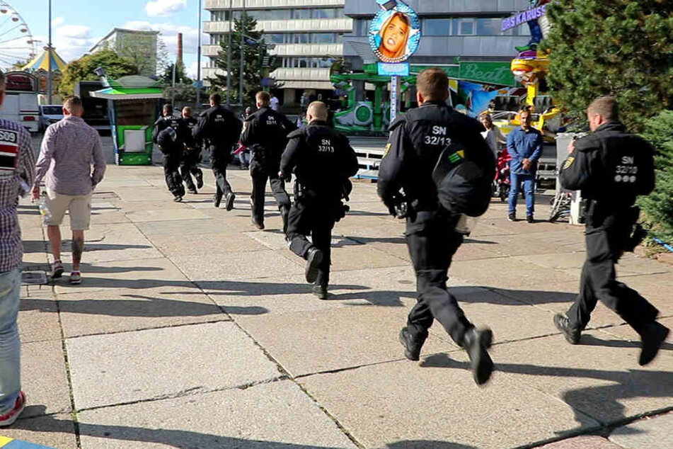 Bei den Demos am Abend nahm die Polizei vier Anzeigen auf.